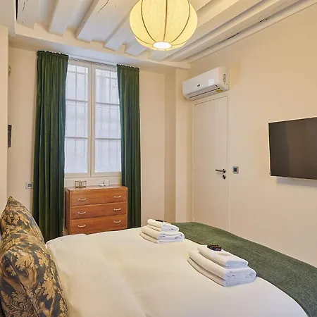 Sublim New Triplex On Place Des Vosges Parigi